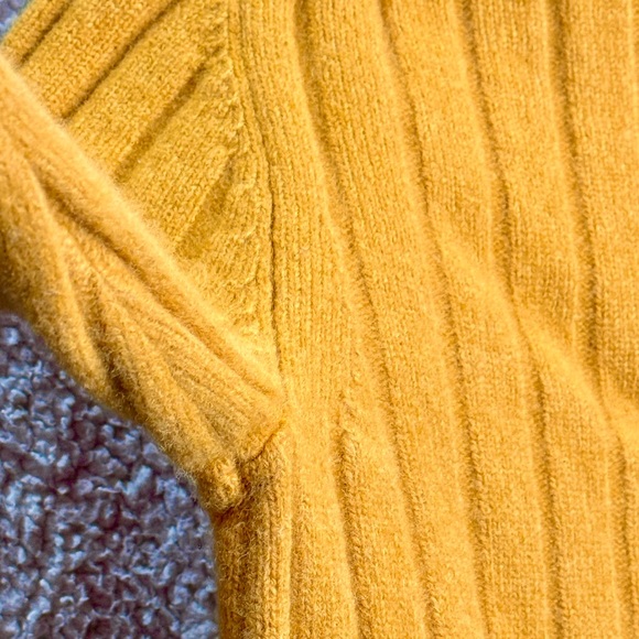 GAP Yellow 100% Lambswool Ribbed Preppy Crewneck Sweater Size L - Picture 6 of 7